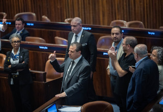 איימן עודה וחברי הכנסת הערבים במליאה (צילום: יונתן זינדל, פלאש 90)