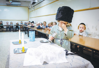 קבלת שבת במאה שערים (צילום: חיים גולדברג, פלאש 90)