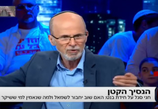 חגי סגל בתוכנית "הפטריוטים" של ינון מגל בערוץ 14 (צילום: צילום מסך ערוץ 14)