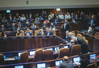 מליאת הכנסת "ילדים" (צילום:  יונתן זינדל, פלאש 90)
