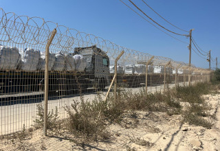 משאיות סיוע הומניטרי (צילום: אבי אשכנזי)