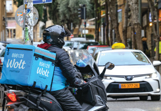 שליח וולט (צילום:  נתי שוחט, פלאש 90)