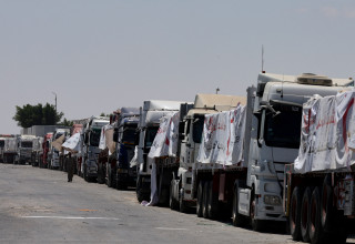 משאיות סיוע עזה (צילום: רויטרס)