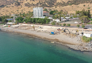 עבודות בחוף הטרפז (צילום: דוברות העירייה)