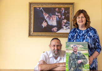 הרב דוד נול ורעייתו מרים, הוריו של החייל משה שמואל נול ז"ל (צילום: יוסי אלוני)