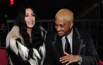 הזמרת שר ובן זוגה (צילום: אינסטגרם)