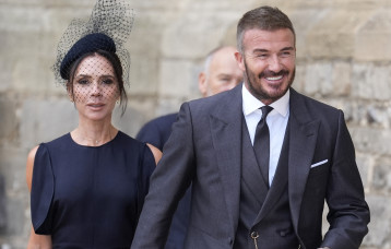 דיוויד וויקטוריה בקהאם (צילום: ANDREW MATTHEWS/POOL/AFP via Getty Images)