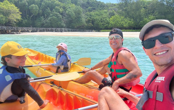 עידן רול והראל סקעת בחופשה משפחתית (צילום: פרטי)