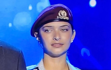 הדגלנית מטקס המשואות שמסעירה את הרשת (צילום: צילום מסך מתוך רשתות חברתיות)