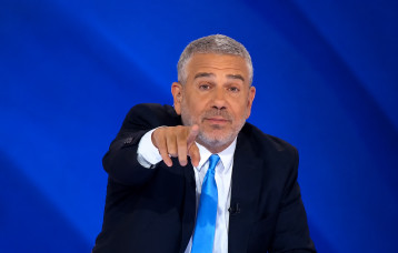 ינון מגל מגיש את "הפטריוטים" (צילום: צילום מסך ערוץ 14)