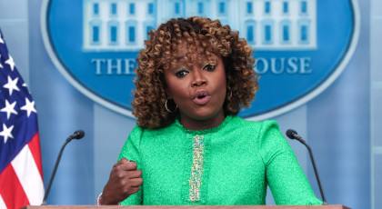 עולה למתקפה נגד המפלגה - קארין ז'אן-פייר(צילום: עולה למתקפה נגד המפלגה - קארין ז'אן-פייר)