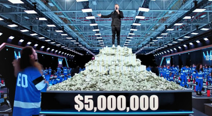 ביסט גיימז. ערימות של דולרים שזרוקים בכל מקום (צילום: amazonprime)