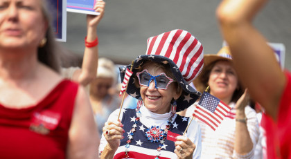 נשים למען טראמפ: עצרת בחירות של דונלד טראמפ בוירג'יניה(צילום: נשים למען טראמפ: עצרת בחירות של דונלד טראמפ בוירג'יניה)