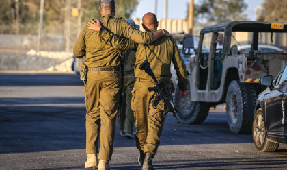 חיילי מילואים בשטח כינוס סמוך לעזה (צילום: צפריר אביוב, פלאש 90)