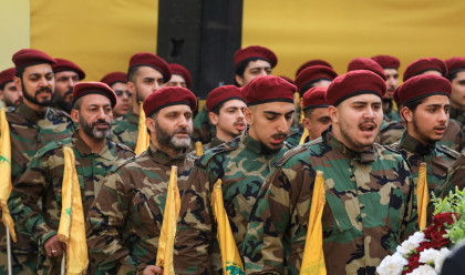 מחבלי חיזבאללה (צילום: REUTERS/Mohamed Azakir)