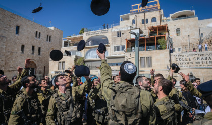 לוחמים חרדים חטיבת החשמונאים בכותל 2025 (צילום: חיים גולדברג פלאש 90)