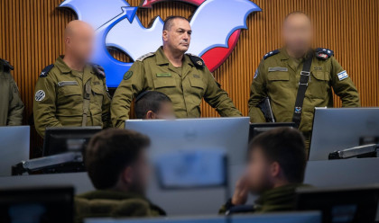 אייל זמיר בביקורו בהגנה אווירית (צילום: דובר צה"ל)