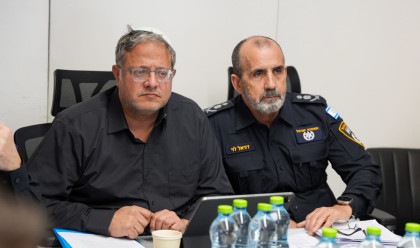 איתמר בן גביר ודני לוי בהערכת מצב בהר הבית (צילום: דוברות המשטרה)