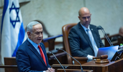 ראש הממשלה בנימין נתניהו נואם בדיון 40 חתימות (צילום: יונתן זינדל, פלאש 90)