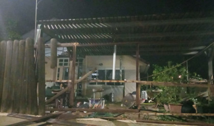 אחת מזירות ההרס בדימונה לאחר נפילת הטיל (צילום: שימוש לפי סעיף 27א')