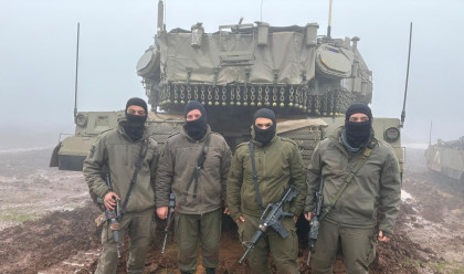 צוות הטנק. פסיפס של החברה הישראלית (צילום: אבי אשכנזי)