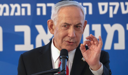 בנימין נתניהו (צילום: ALEX KOLOMOISKY/POOL)
