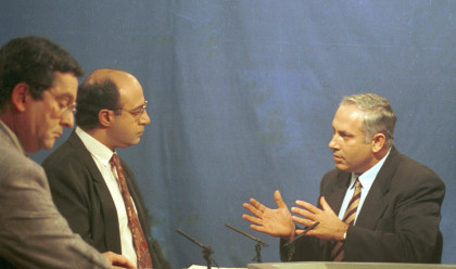 בנימין נתניהו בראיון בערוץ 1  (צילום: נתי שוחט, פלאש 90)