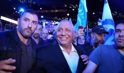 גדי איזנקוט באירוע הבחירות הגדול של המפלגה (צילום: דוברות מפלגת ישר)