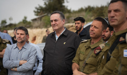 ישראל כ"ץ ובצלאל סמוטריץ' ביהודה ושומרון (צילום: אלעד מלכה, משרד הביטחון)