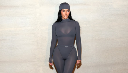 קים קרדשיאן (צילום:  Dimitrios Kambouris/Getty Images for SKIMS)