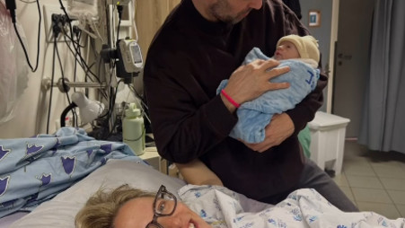 חיים אתגר ואשתו בחדר הלידה (צילום: אינסטגרם)