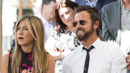 ג'סטין ת'רו, ג'ניפר אניסטון (צילום: VALERIE MACON/AFP via Getty Images)