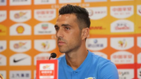 ערן זהבי במסיבת העיתונאים (צילום: האתר הרשמי של גואנגג'ואו)