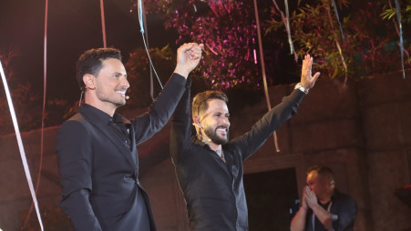 אסי בוזגלו זוכה בהישרדות (צילום: אביב חופי)