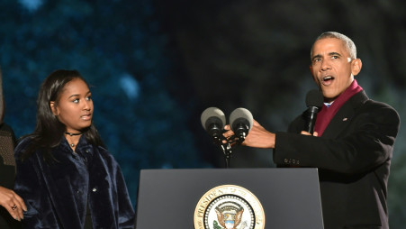 ברק אובמה, סשה אובמה (צילום: getty images/NICHOLAS KAMM )