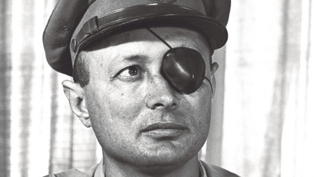 משה דיין (צילום: דוד אלדן, ארכיון לע"מ)