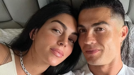 כריסטיאנו רונאלדו וג'ורג'ינה רודריגז (צילום: צילום מסך אינסטגרם)