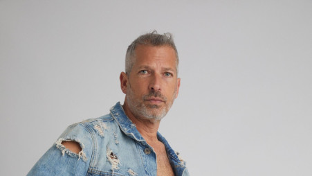 גיא שיקר (צילום: שלומי אלדו, ויז׳ואל ארט)