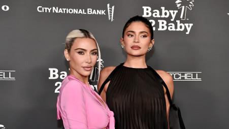 קיילי ג'נר וקים קרדשיאן (צילום: Rodin Eckenroth/Getty images)