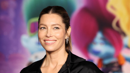 ג'סיקה בייל בהשקה לסרט "טרולים", בו מדבב בעלה (צילום: רויטרס)