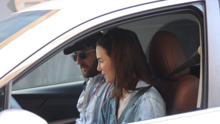 יעל גולדמן ואורי פפר מתחדשים ברכב חדש  (צילום: אור גפן)