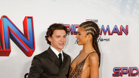 טום הולנד וזנדאיה בבכורה לסרט ספיידרמן: אין דרך הביתה בלוס אנג'לס (צילום: רויטרס)