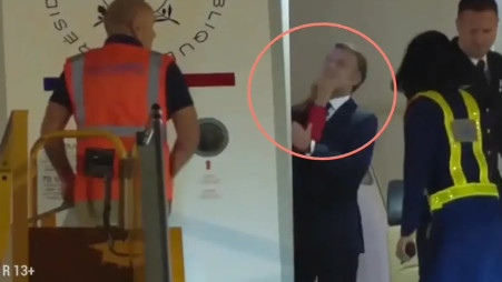 התקרית של עמנואל מקרון (צילום: צילום מסך)