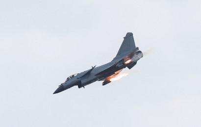 מטוסי קרב סיני מדגם J-10C (צילום: REUTERS/Maxim Shemetov)