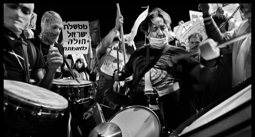 חן צימבליסטה בהפגנה בבלפור (צילום: יוסי צבקר)