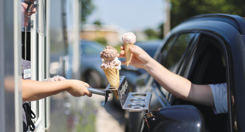 גם גלידה מדביקה בקורונה? (צילום: רויטרס)