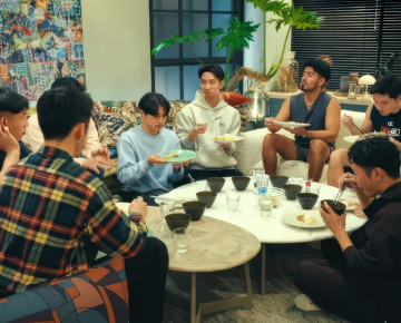 מחפש בן זוג. ריאליטי שלא חייב עישון וקללות (צילום: נטפליקס)