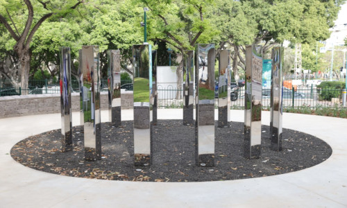 אנדרטה לזכר חללי פעולות האיבה בפ"ת (צילום: דוברות העירייה)