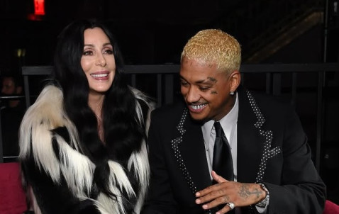 הזמרת שר ובן זוגה (צילום: אינסטגרם)