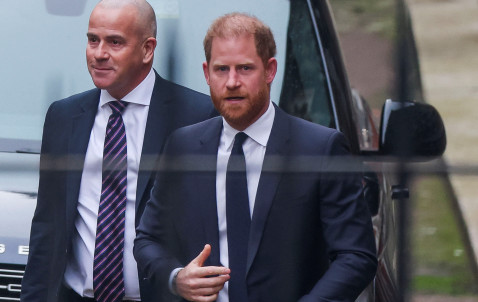 הנסיך הארי בתחילת המשפט נגד מו"ל הדיילי מייל (צילום: רויטרס)